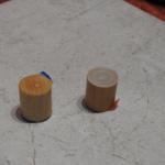 Petites salière et poivrière en bois