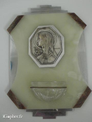 Ancien bénitier sur onyx avec médaillon C. Parvillers