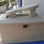 Boite en bois avec repose pied