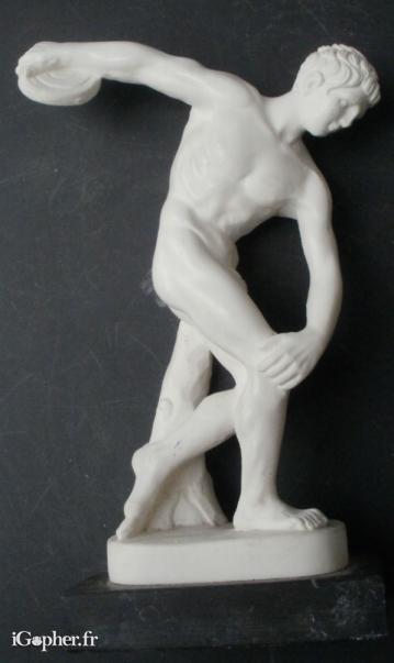 Statuette lanceur de disque estampillé LT PAT