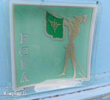 Cendrier en verre estampillé ECPA