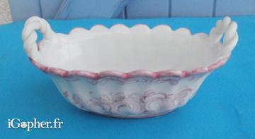 Petite corbeille ancienne en porcelaine blanc et rose