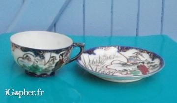 Tasse et sous-tasse chinoise en porcelaine fine