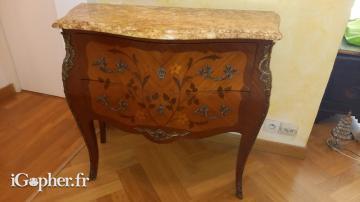 Une commode et 2 tables de chevets Louis XVI Galbe