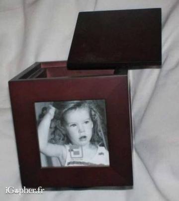 Cadre photos sur socle, forme en cube