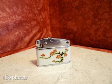 Briquet Sunflower (fleurs rouge)