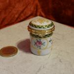 Boite à pilule en porcelaine (Réf. 08)