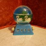 Calendrier Boule à Neige (couple de cygnes)