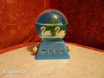 Calendrier Boule à Neige (couple de cygnes)