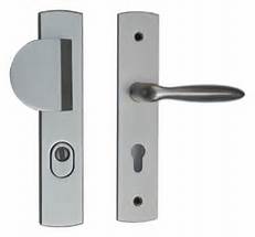 Cornière anti-pince et vis anti-vandalisme