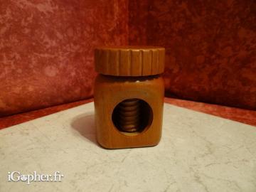 Casse noix en bois (pot Nutella)