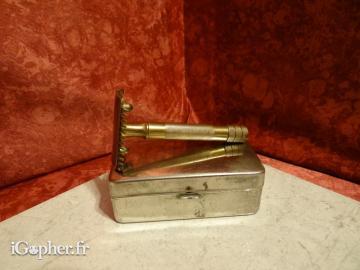 Rasoir Cosmopolite en métal