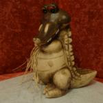 Figurine crocodile en céramique