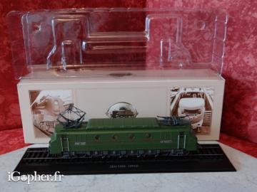 Train miniature : Locomotive 2D2 5302
