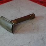 Rasoir ancien style Gillette (laiton)