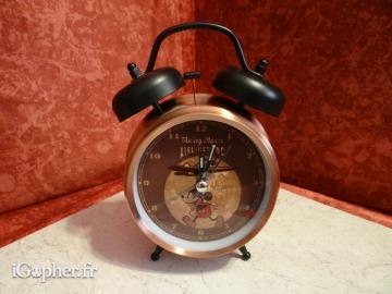 Réveil Mickey Mouse en métal cuivré