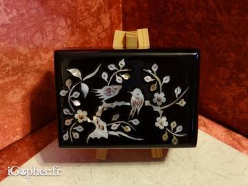 Boite à bijoux noire et nacre