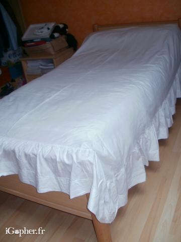 Dessus de lit blanc avec volant pour lit de 90 à 130 cm