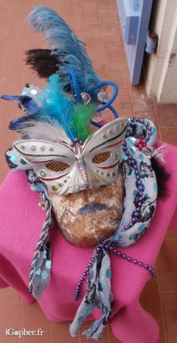 Grand masque vénitien en plâtre - 80 cm de hauteur