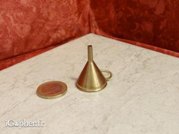 Entonnoir miniature doré