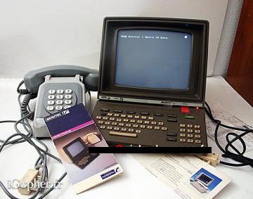 Minitel 1 Matra + téléphone d'origine