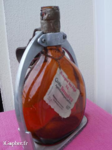 Bouteille vide Armagnac Ducastaing avec support