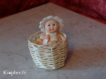 Figurine bébé pâquerette