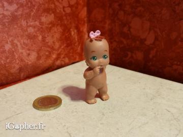 Figurine Bébé Babies (petite fille debout N°1)