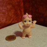 Figurine Bébé Babies (petite fille debout N°3)