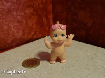 Figurine Bébé Babies (petite fille debout N°3)