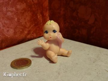 Figurine Bébé Babies (petite fille assise N°2)
