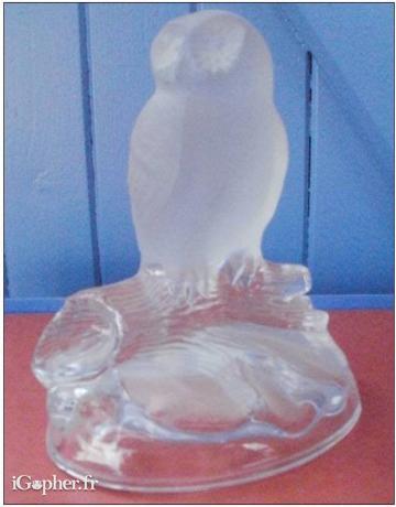 Hibou en verre opaque