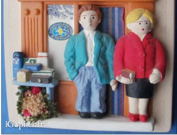 Mini vitrine en plâtre décorative