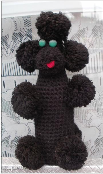 Chien habillage crochet sur bouteille avec pompons - VINTAGE