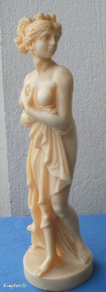 Statuette en résine d'une femme (made in Italy)