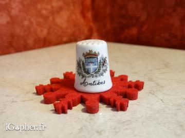 Dé à coudre de collection Antibes Blason