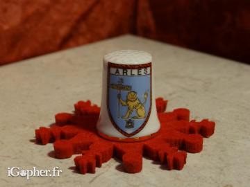 Dé à coudre de collection Arles Blason